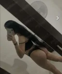 Bruneta cu chef de joaca - imagine 4