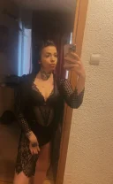 Bruneta slabuta forme siliconata lujerului - imagine 4