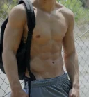 Barbat tanar serios si discret - imagine 1