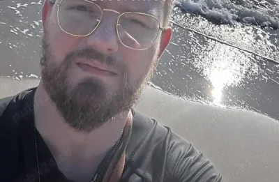 Relație cu beneficii pentru fete 18 +,