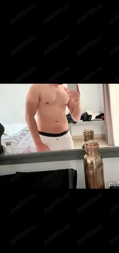 Tanar prezentabil discret