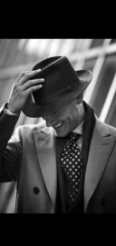 Tanar disponibil pentru doamne sau domnisoare (WhatsApp) - imagine 1