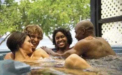 Cuplu 35 24 cauta doar CUPLU sau femei singure