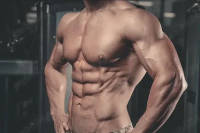 Tânăr, brunet și în formă îți ofer momente de relaxare și plăcere!