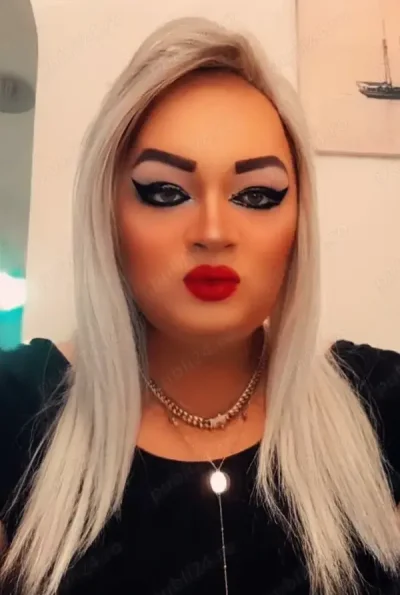 Transexuala reala nu travestita fak si show web
