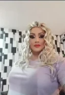 Transexuală blondă cu forme apetisante cur bombat îmi plac începătorii face show la gât sau filmulet - imagine 3