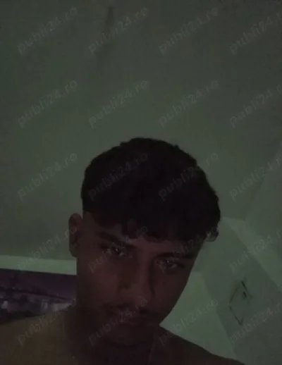 Baiat singur si dornic de aventura