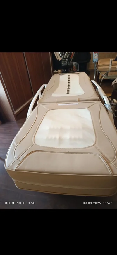 Pat masaj automatizat cu role de jad.