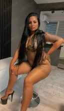 Bruneta sexy și dulce - imagine 4