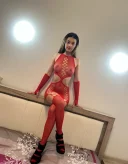 Ador saruturile jos, Laura - imagine 1