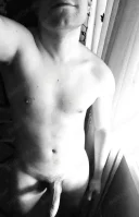 Plăcere pentru doamne și domnișoare cu un băiat tânăr și dotat - imagine 2