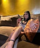 Doamna matura cu forme apetisante - imagine 1