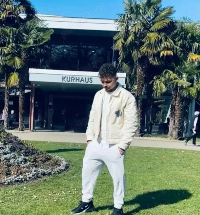 CRISTI băiat gay 22 ani