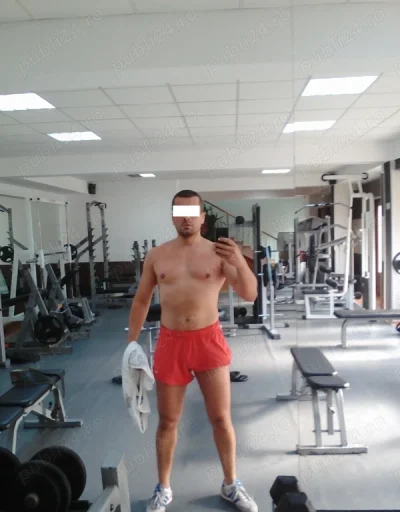 Barbat discret ofer companie doamnelor