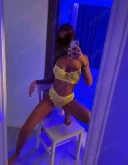 Bruneta slim tatuata Speak ENGLISH - imagine 4