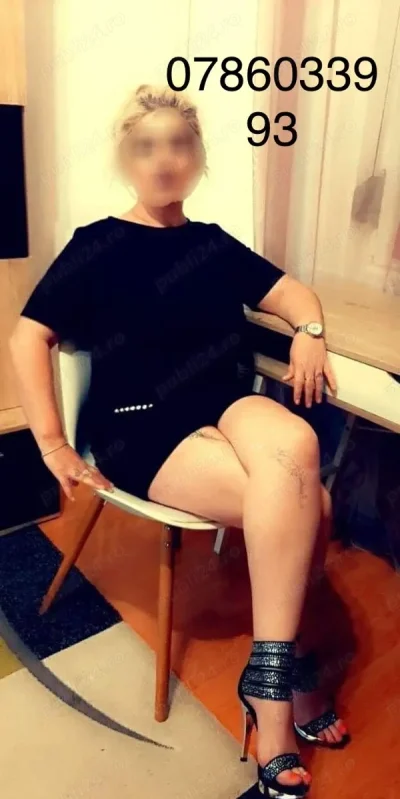 Doar show la webcam matură 45 de ani