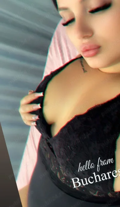 Brunetă reală nouă Rin