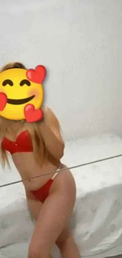 Blonda seducatoare doar fara