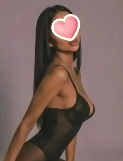 Buna ma numesc Simona si fac deplasari si dețin si locatie