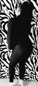 Tania Bruneta La mine sau la tine, nu vei regreta - imagine 2