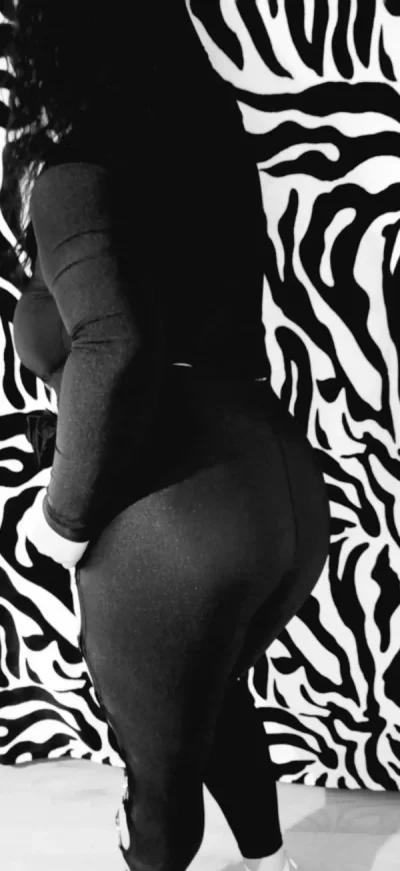 Tania Bruneta La mine sau la tine, nu vei regreta