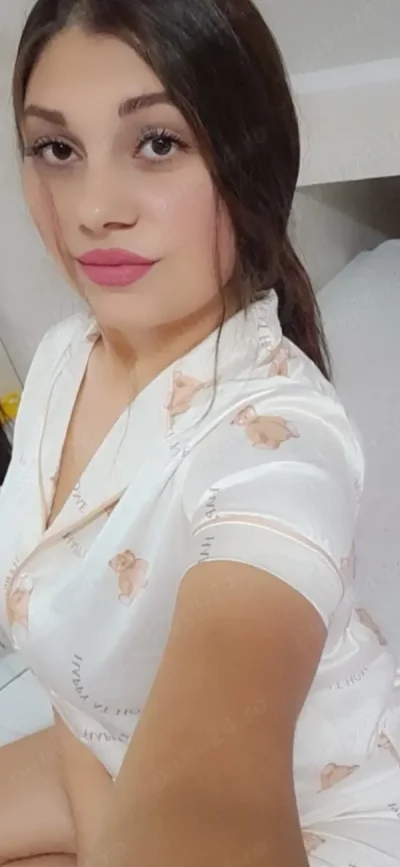 Buna sunt jenica Am v rsta de 30 de ani siliconata cc