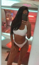 Femeia care știe să te facă să uiți de timp - imagine 1