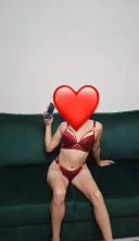 Buna sunt o brunetra focoasa - imagine 1