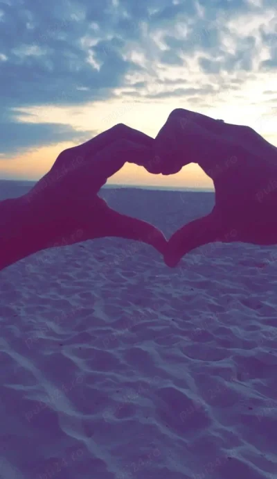 Cuplu tânăr 30 el și 25 ea Citește descrierea .