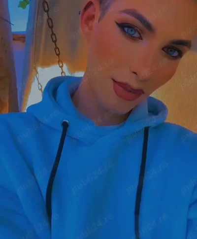 Bună, sunt Aurora, nouă la tine în oraș, 27 de ani