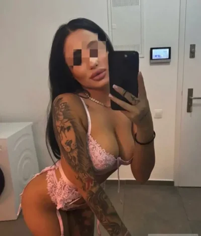 Nouă, la mine sau la tine