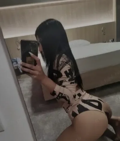 Cuplu tineri căutăm fată submissive