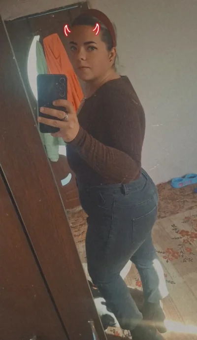 Ma numesc Miruna am 26 de ani