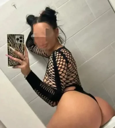 Buna sunt dellia 21 ani