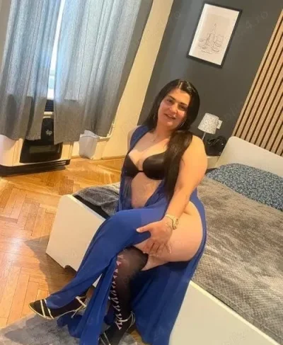 Bunaa! Sunt in zona palas .