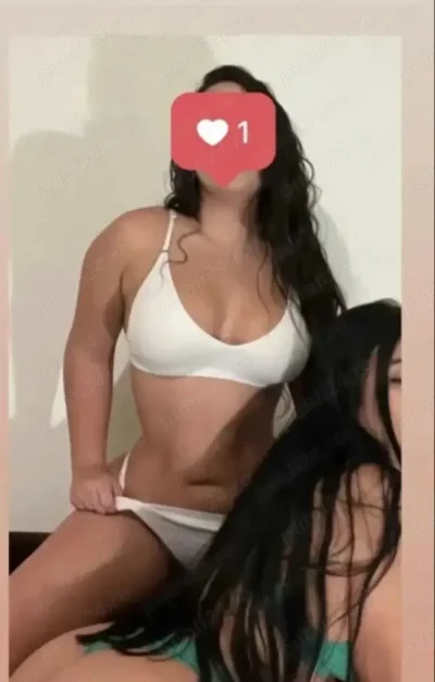 Doua fete jucăușe!!!!!! Show incendiar !!!!!!!!!!!!!!