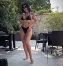 Bruneta focoasa . Deplasari si locație - imagine 2