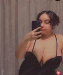 Bruneta miniona noua in oras - imagine 1