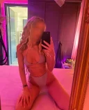 Doar deplasari blonda de lux noua in oras new partyy hotel - imagine 1