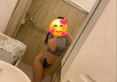 Doar un telefon ne desparte