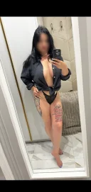 Feminitate pura intr o companie selecta - imagine 1