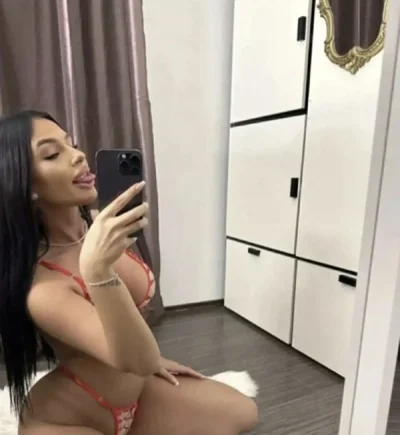 Buna sunt Elena te astept sa ne distram amandoi!!