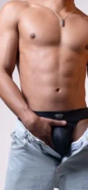 Alberto ,serios ,curat si discret ofer masaj relaxare,erotic,reflexologic si servicii discrete! - imagine 3