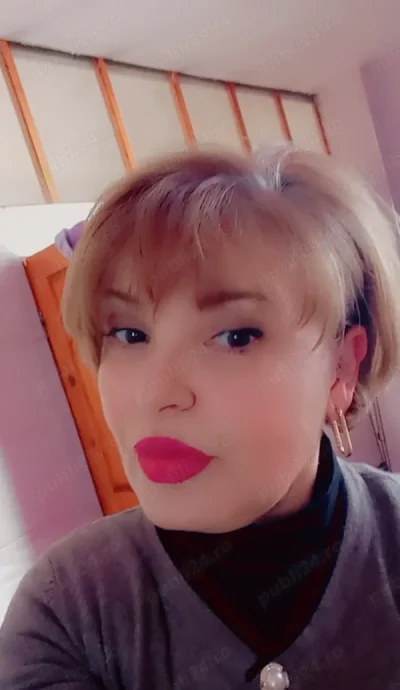 Doamna matura _metrou universitatea