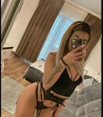 Total !!! blonda prima data in Cluj