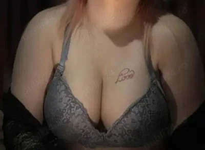 Blonda sexy 48 ani