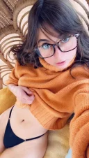 Femeie frumoasă, discretă și independentă - imagine 2