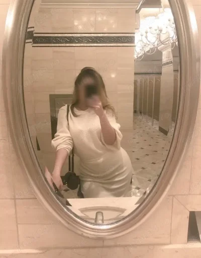 Corina - Welcome to my world! I speak english