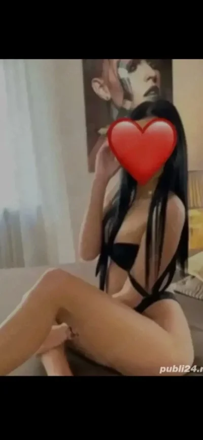 Buna suntem 2 fete facem doar deplasare