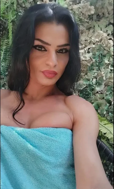 Elvira transexuala reala siliconata nr 4 la sani.